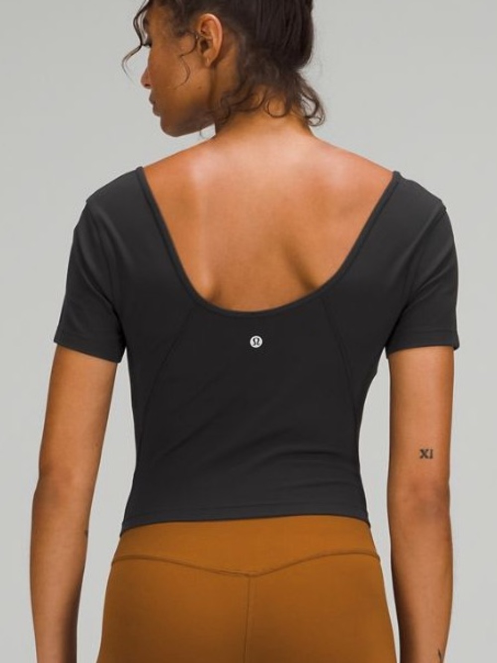 Lululemon Align T-Shirt Size 4 Black Short Sleeve Cropped V-Neck Scoop Back